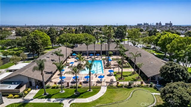 8566 19-G Van Ness Court, Huntington Beach, CA 92646