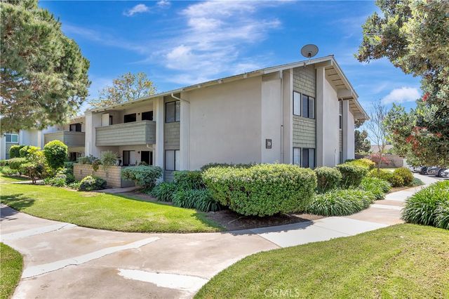 8566 19-G Van Ness Court, Huntington Beach, CA 92646
