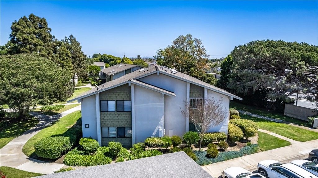 8566 19-G Van Ness Court, Huntington Beach, CA 92646