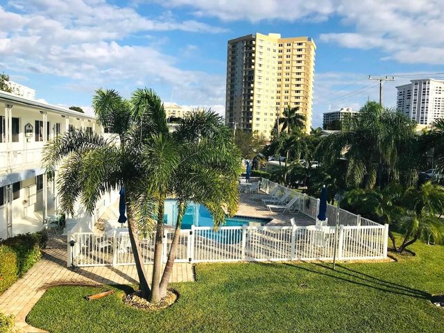 3201 SE 12th Street B4, Pompano Beach, FL 33062