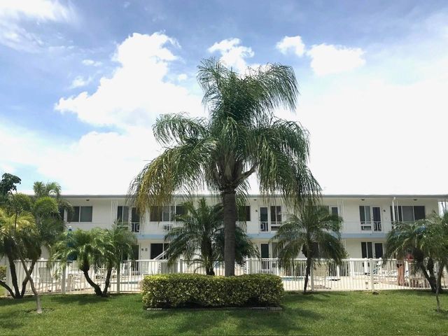 3201 SE 12th Street B4, Pompano Beach, FL 33062