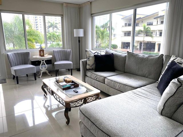3201 SE 12th Street B4, Pompano Beach, FL 33062