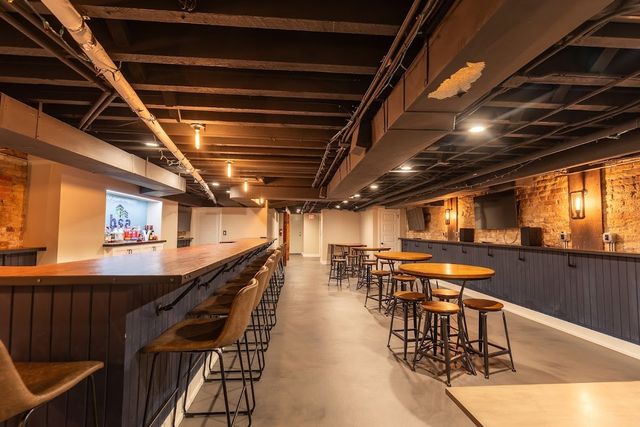 827 N Milwaukee Avenue, Chicago, IL 60642