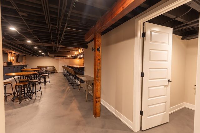 827 N Milwaukee Avenue, Chicago, IL 60642