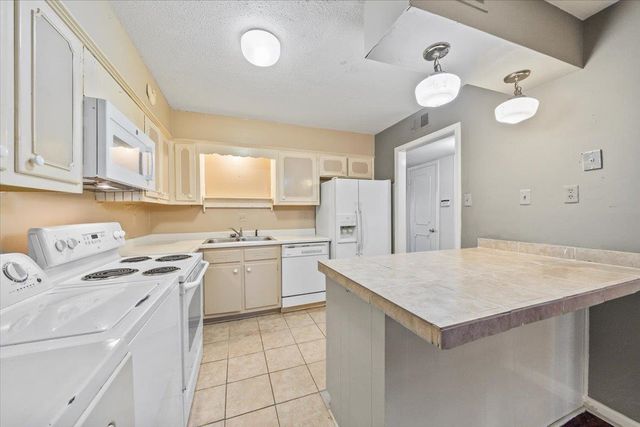 875 S Yates Rd Apt 4, Memphis, TN 38120