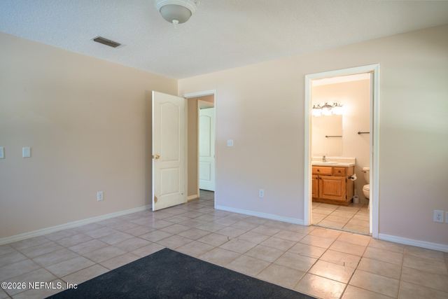 542106 LEM TURNER Road, Callahan, FL 32011