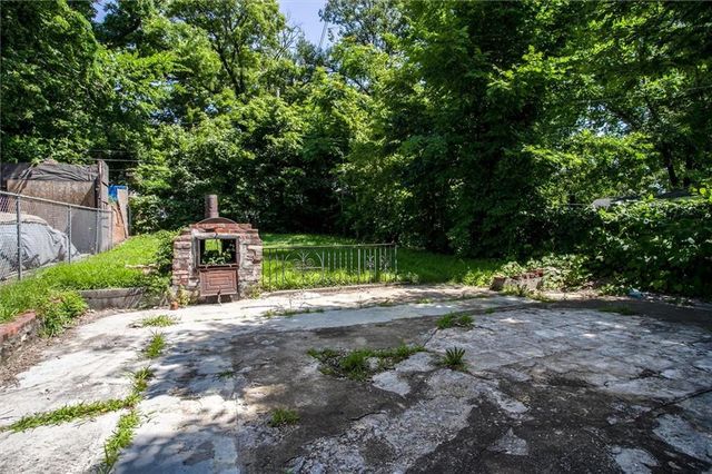 3222 E 28th Street, Kansas City, MO 64128