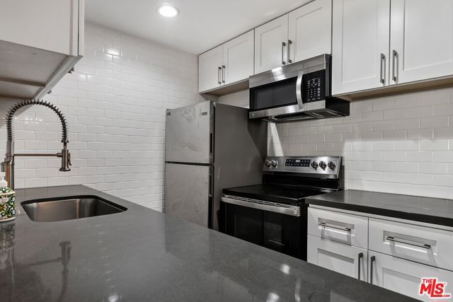 7742 Redlands Street D1046, Los Angeles, CA 90293