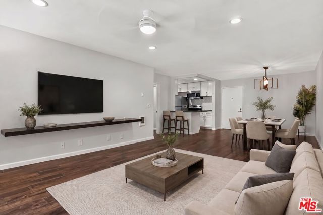 7742 Redlands Street D1046, Los Angeles, CA 90293