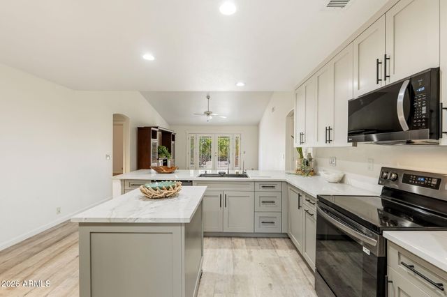 24821 N 41ST Avenue, Glendale, AZ 85310
