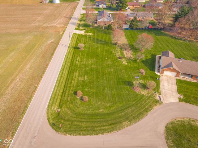 7000 S Artesian Court, Columbus, IN 47201