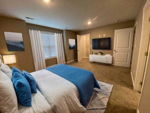 135 Country Ln Unit 702, Clarksville, TN 37043