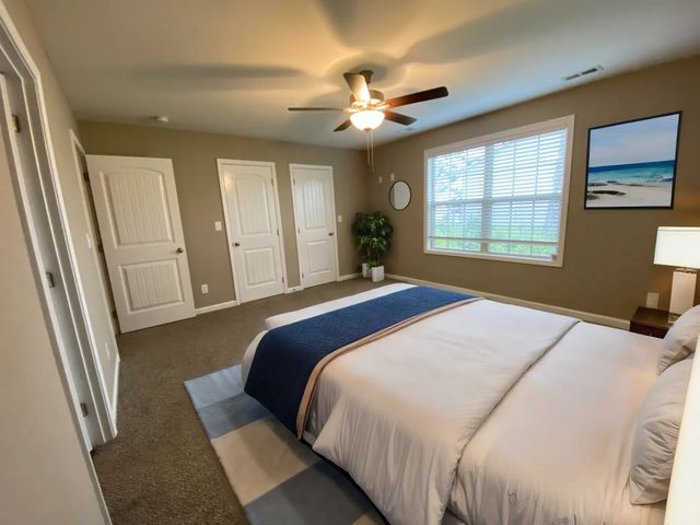 135 Country Ln Unit 702, Clarksville, TN 37043