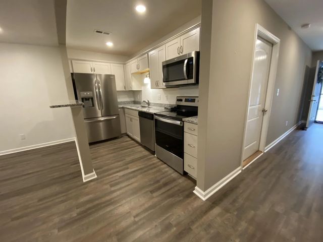 135 Country Ln Unit 702, Clarksville, TN 37043