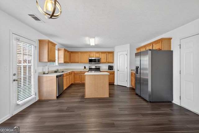 4376 Beaver Pond Court, Loganville, GA 30052