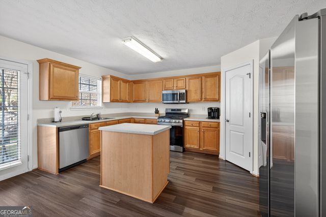 4376 Beaver Pond Court, Loganville, GA 30052