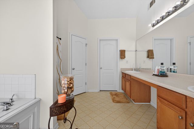 4376 Beaver Pond Court, Loganville, GA 30052