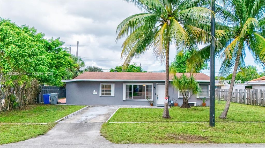 1631 NE 32nd St, Pompano Beach, FL 33064