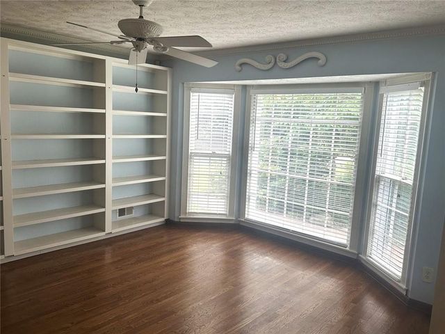 2473 Whispering Pines Drive SW, Grayson, GA 30017