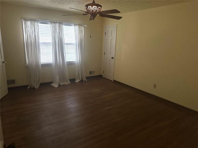 2473 Whispering Pines Drive SW, Grayson, GA 30017