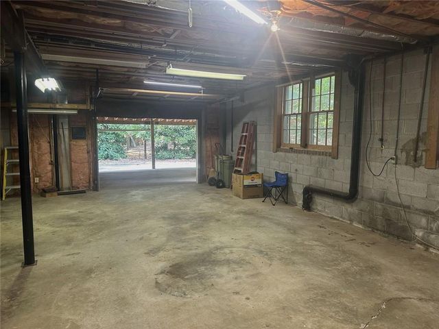 2473 Whispering Pines Drive SW, Grayson, GA 30017