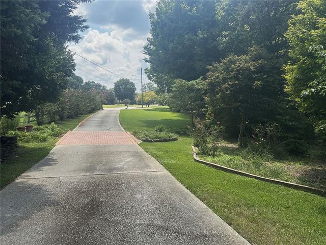 2473 Whispering Pines Drive SW, Grayson, GA 30017