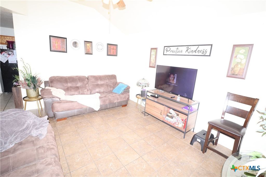 Image 15 of property listing at 3015 Cantabrian Drive, Killeen, TX 76542