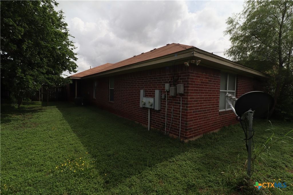 Image 21 of property listing at 3015 Cantabrian Drive, Killeen, TX 76542