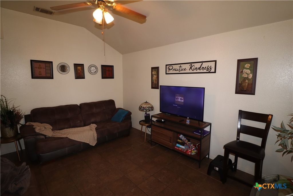 Image 23 of property listing at 3015 Cantabrian Drive, Killeen, TX 76542