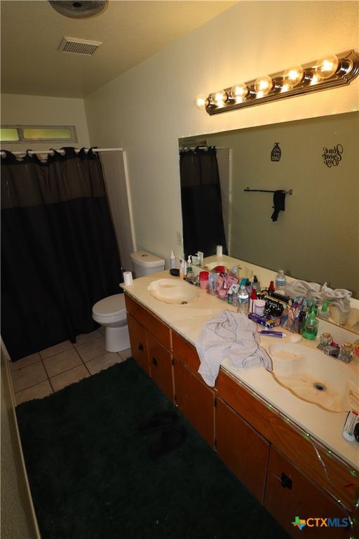 Image 6 of property listing at 3015 Cantabrian Drive, Killeen, TX 76542