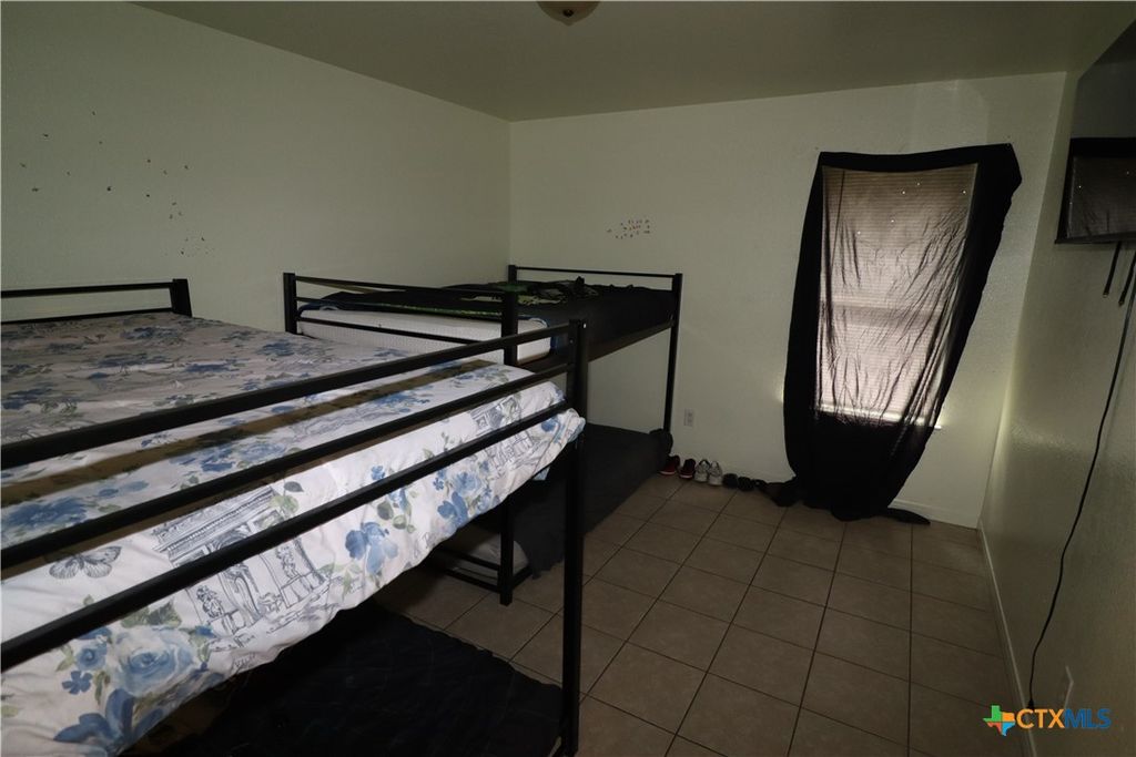 Image 8 of property listing at 3015 Cantabrian Drive, Killeen, TX 76542