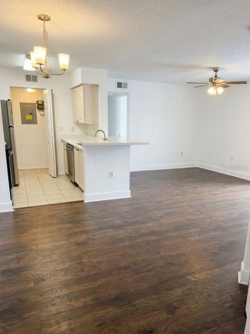 1218 BERMUDA LAKES LANE 203, Kissimmee, FL 34741