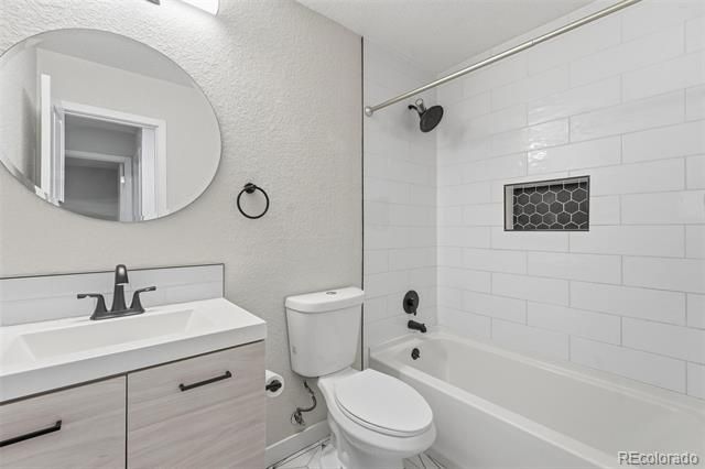 92 N Newark Street C, Aurora, CO 80012