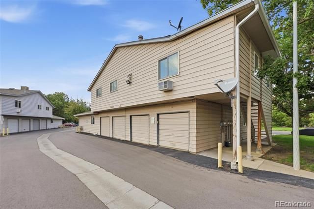 92 N Newark Street C, Aurora, CO 80012
