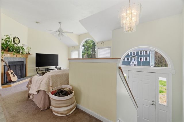 19 Fairfield Dr, Dudley, MA 01571