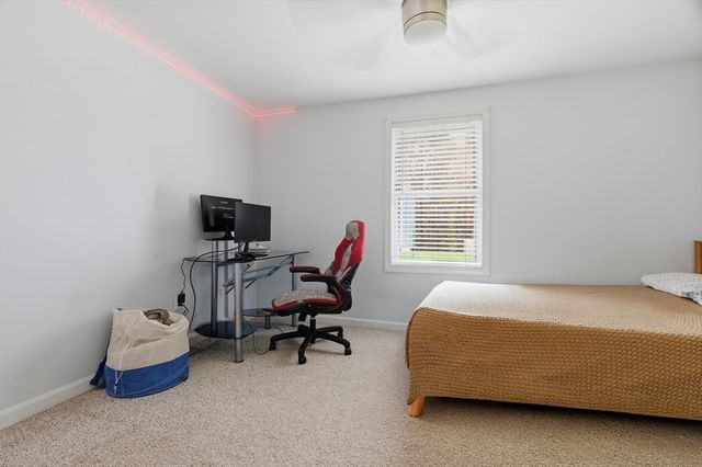 19 Fairfield Dr, Dudley, MA 01571