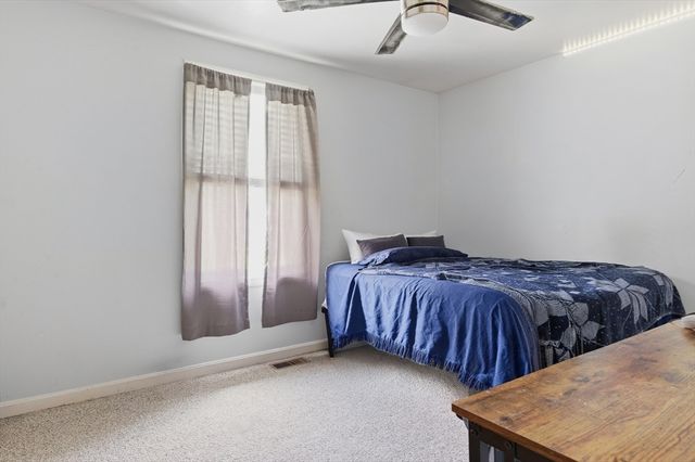 19 Fairfield Dr, Dudley, MA 01571
