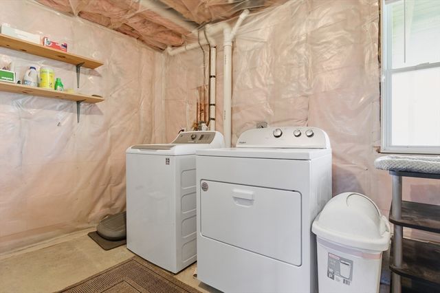 19 Fairfield Dr, Dudley, MA 01571
