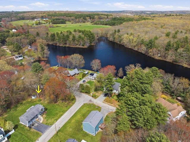 19 Fairfield Dr, Dudley, MA 01571