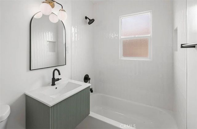 1109 E 3rd B, Long Beach, CA 90802