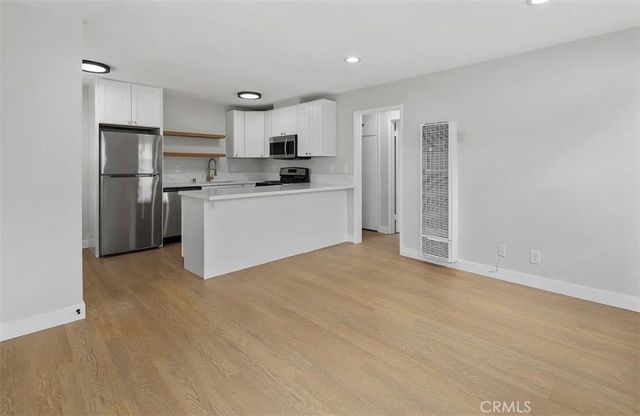 1109 E 3rd B, Long Beach, CA 90802