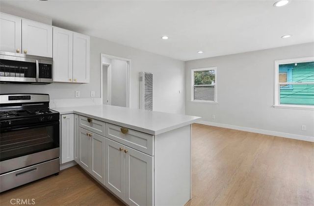 1109 E 3rd B, Long Beach, CA 90802