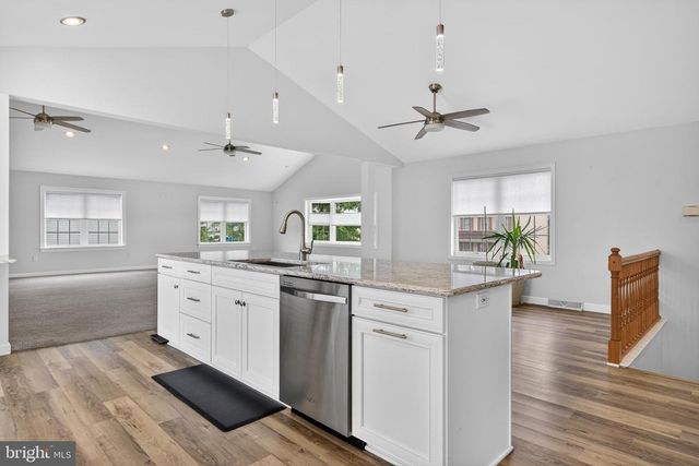 17 VICKILEE DR, Wrightsville, PA 17368