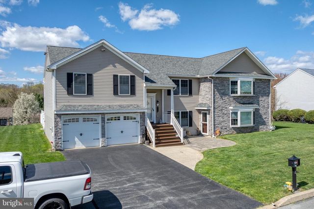 17 VICKILEE DR, Wrightsville, PA 17368