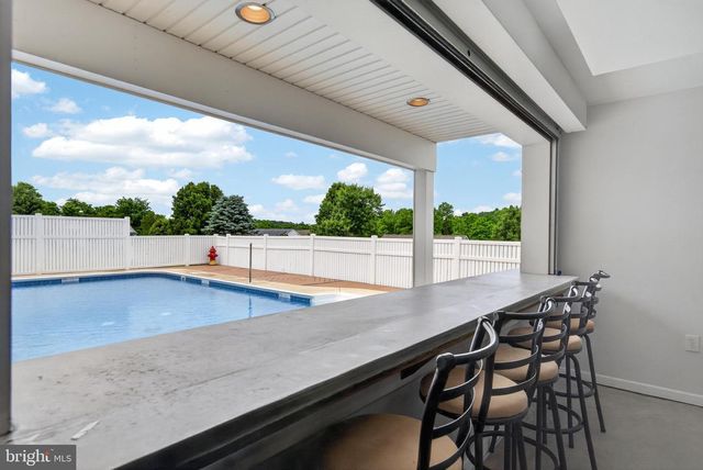17 VICKILEE DR, Wrightsville, PA 17368