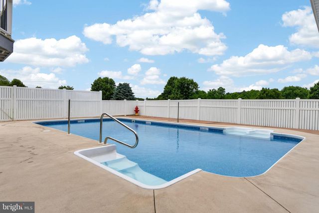 17 VICKILEE DR, Wrightsville, PA 17368