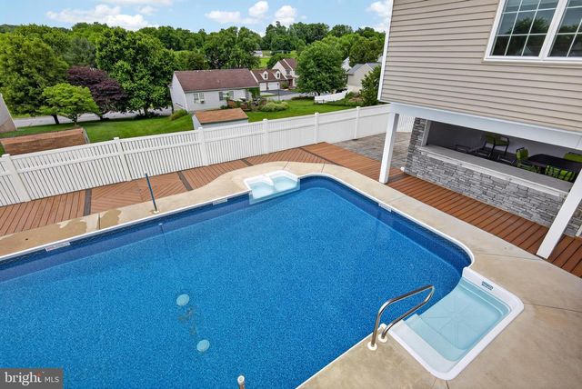 17 VICKILEE DR, Wrightsville, PA 17368