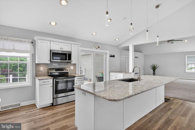 17 VICKILEE DR, Wrightsville, PA 17368