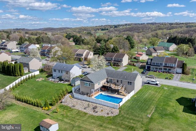 17 VICKILEE DR, Wrightsville, PA 17368