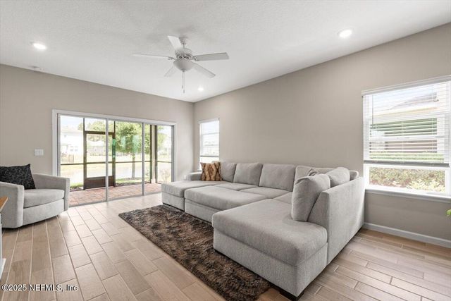 547 TYNES Boulevard, Middleburg, FL 32068